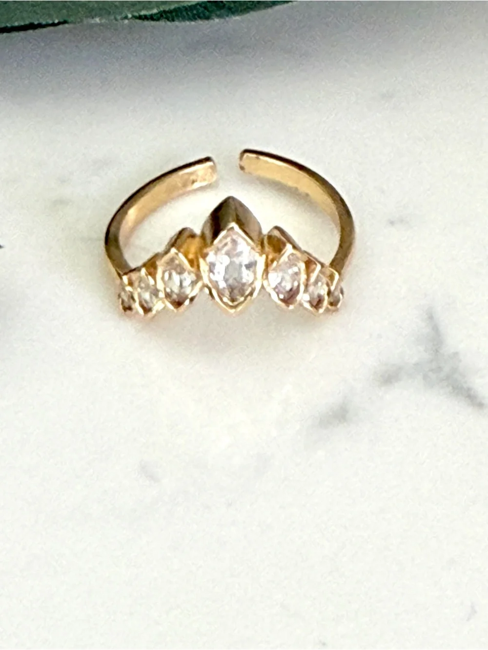 2/$30🌵 V Shaped Stone Size 7 Gold Tone Vintage Style Ring Stack Jewelry NEW